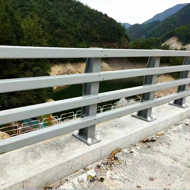 橋梁護欄